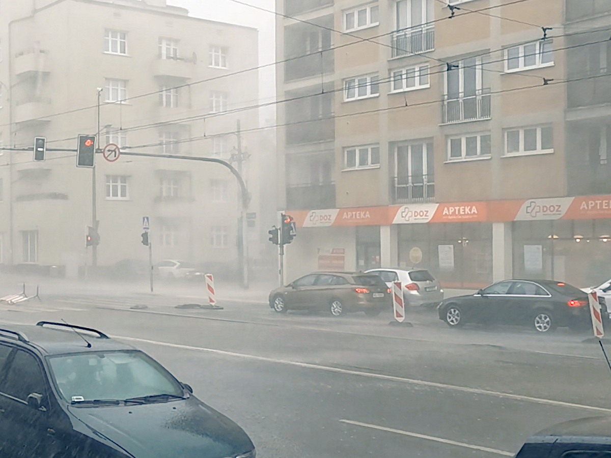 Burza i ulewa nad Poznaniem - 20.07.2020. Zdjęcie z ulicy Głogowskiej