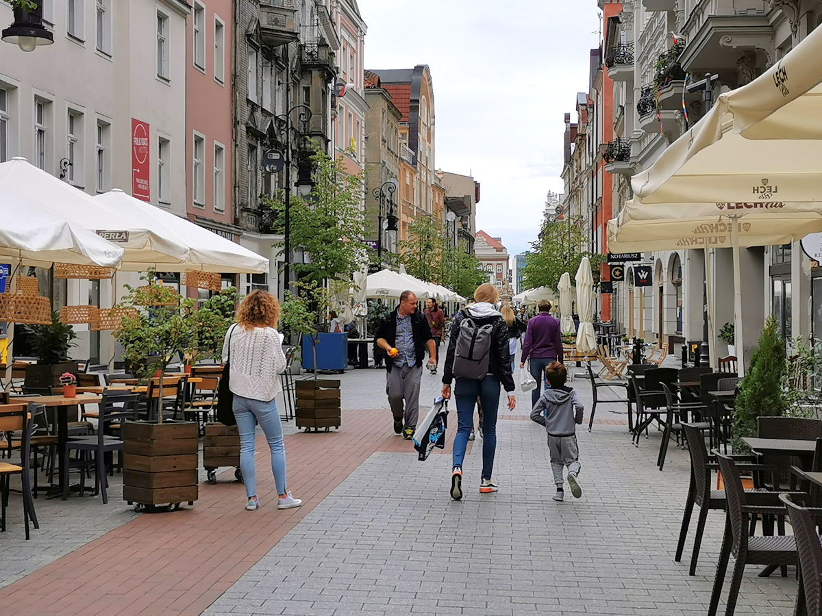 Ulica Wrocławska w Poznaniu: obfita w restauracje i puby