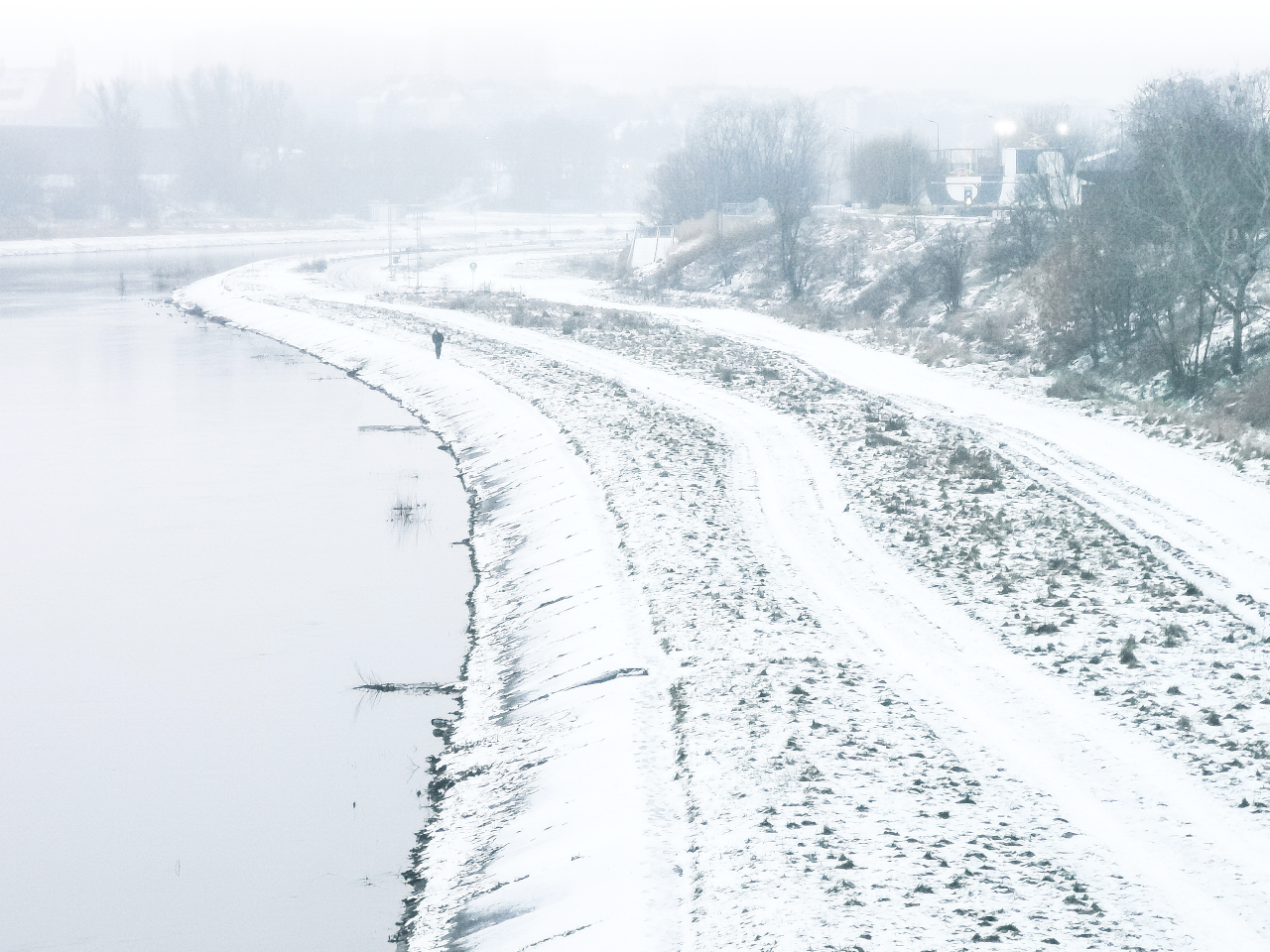 Zima w Poznaniu. Mroźna pogoda w dolinie Warty: śnieg