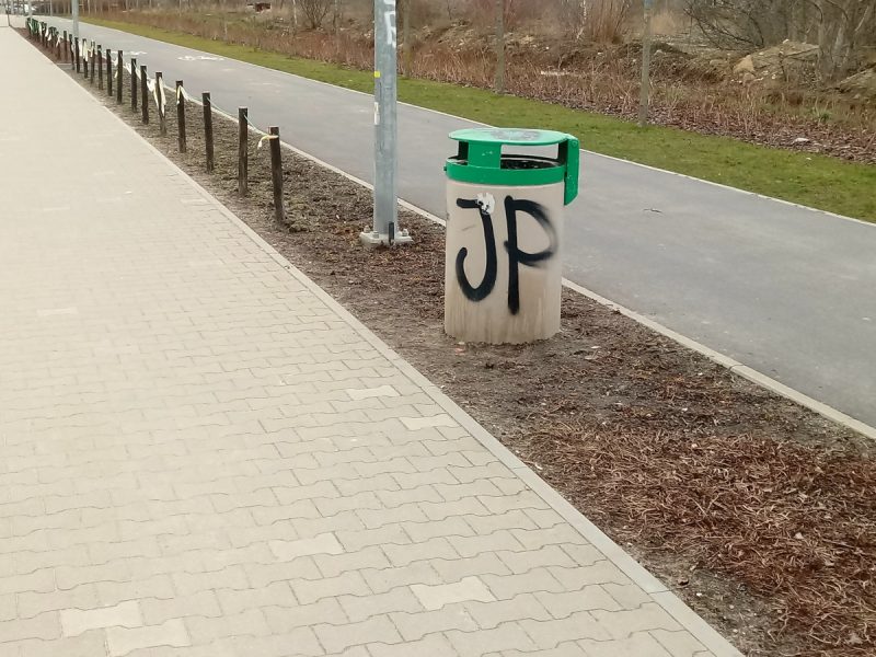Poznań Park Rataje dewastacja malunki
