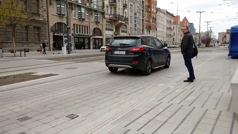 Poznań Święty Marcin strefa zamieszkania niebezpieczeństwo szybki przejazd