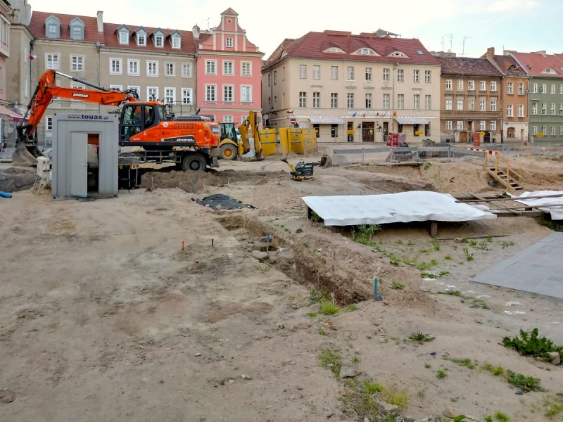 Poznań kolegiata ruiny na Placu Kolegiackim