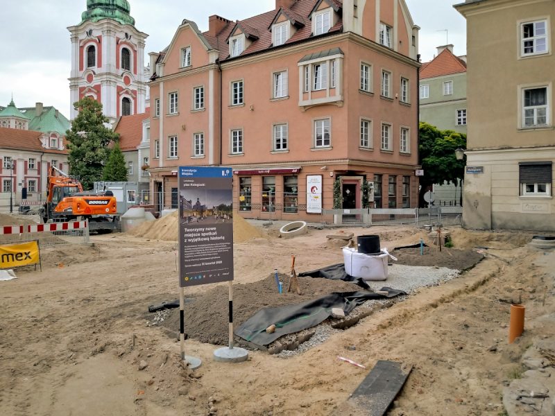 Budimex przebudowuje poznański Plac Kolegiacki - wlot ulicy Ślusarskiej w Poznaniu