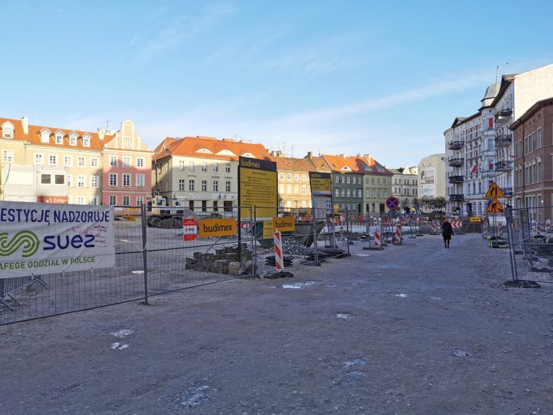 Przebudowa Placu Kolegiackiego Urząd Miasta Gołębia inwestycje