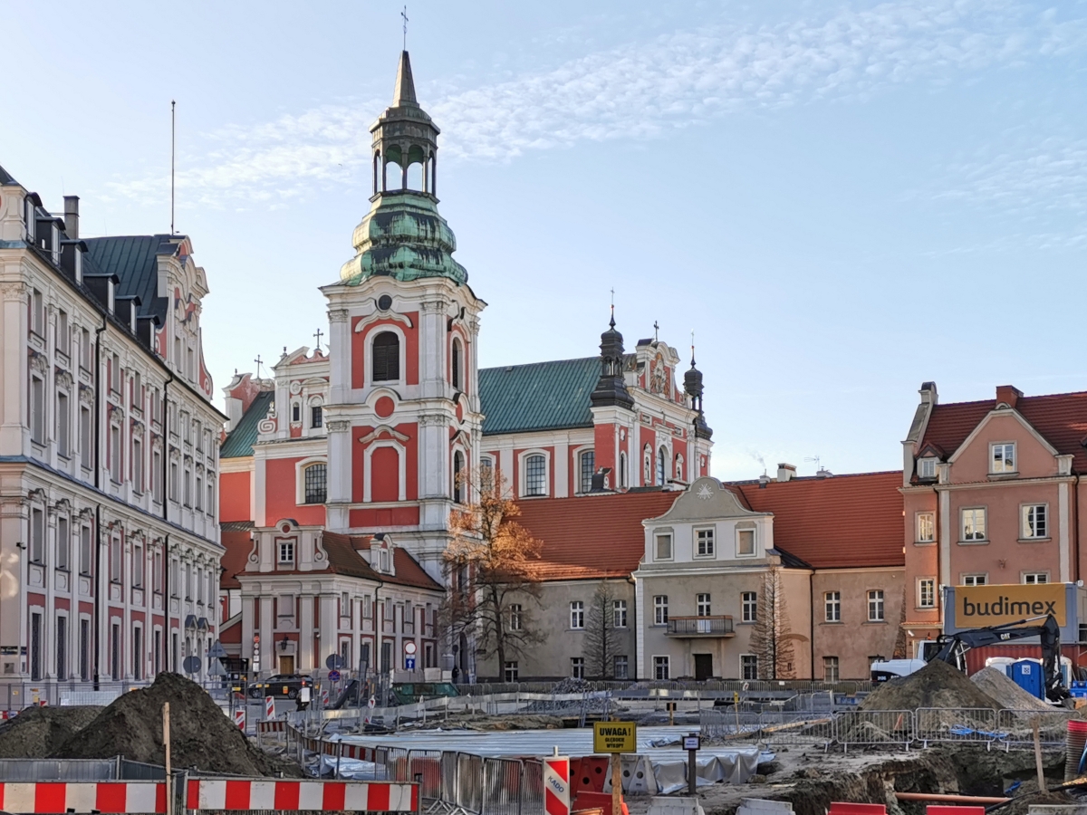 Poznań Plac Kolegiacki widok na zabytki inwestycja styczeń 2020