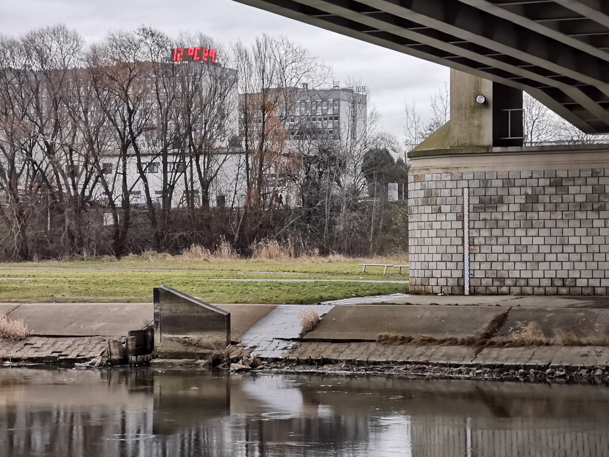 Pogoda w Poznaniu: poziom wody w Warcie na wysokości Mostu Rocha