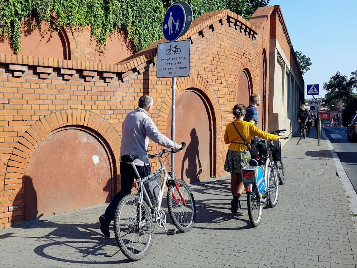 Miejsce przerwania ciągłości drogi rowerowej na ulicy Kościuszki. Źródło: stowarzyszenie Rowerowy Poznań