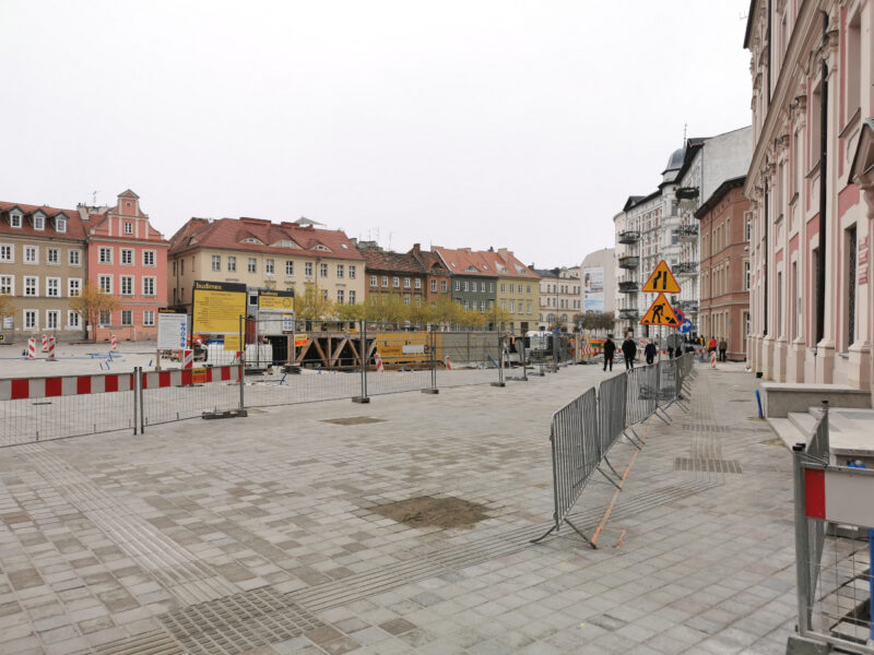Przebudowa Placu Kolegiackiego Urząd Miasta Gołębia inwestycje